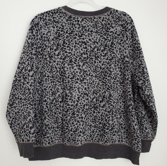 Grey Cheetah Crewneck Sweater 2X - Picture 3 of 4